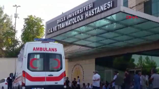 Diyarbakır’da zırhlı polis aracı devrildi: Ölen ve yaralanan var