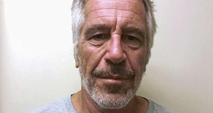 Hücresinde ölü bulunan ABD’li milyarder Epstein’in evinde kadın elbiseli Bill Clinton tablosu bulundu