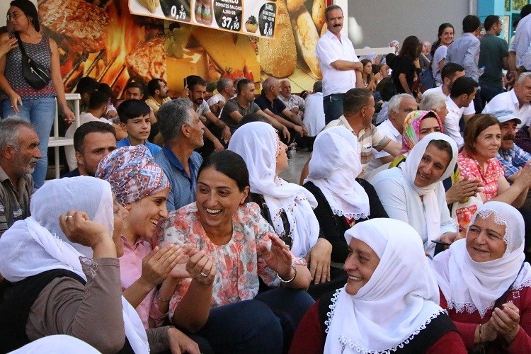 Çalakî û berxwedana li dijî qeyûman didome