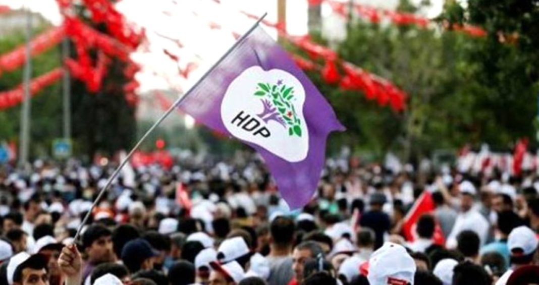 Gergerlioğlu, HDP Diyarbakır İl Başkanlığı önündeki eyleme ilişkin açıklamada bulundu: “Biz bu konuyu tartışmalıyız, kimse bunu sümen altı etmemeli” ifadelerini kullandı