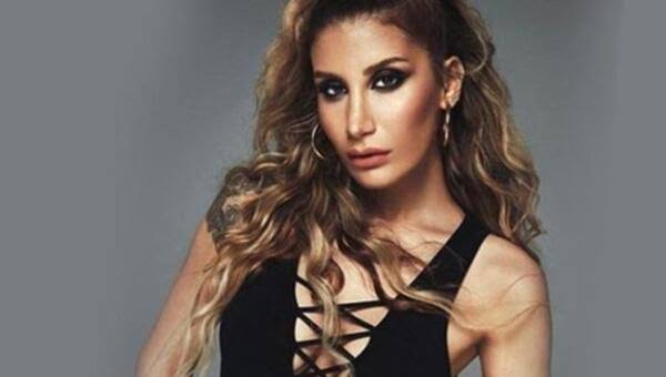 Şarkıcı İrem Derici tacizcisiyle röportaj yapılmasına isyan etti