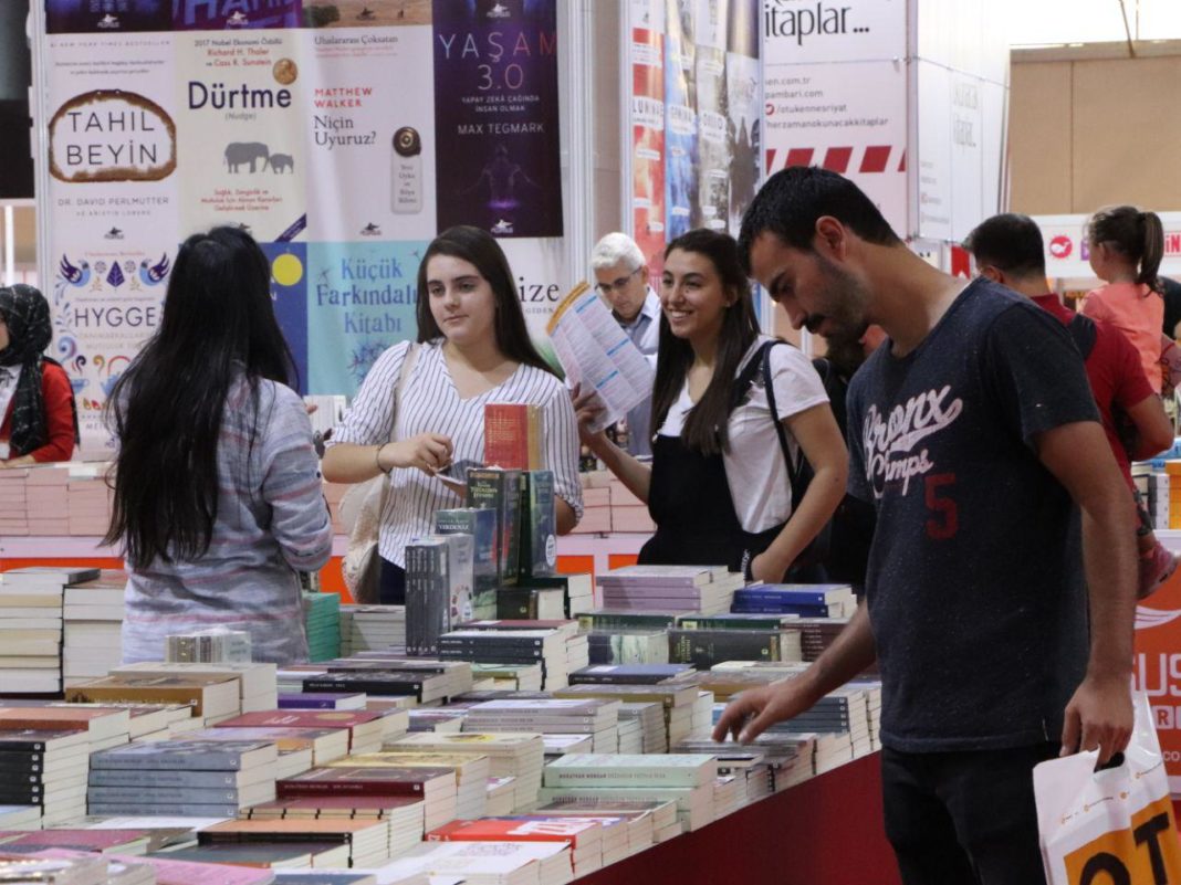 Pirtûkên kurdî balê dikişînin êdî