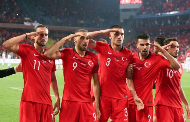 UEFA: ‘Asker selamı’ ile ilgili inceleme başlattı