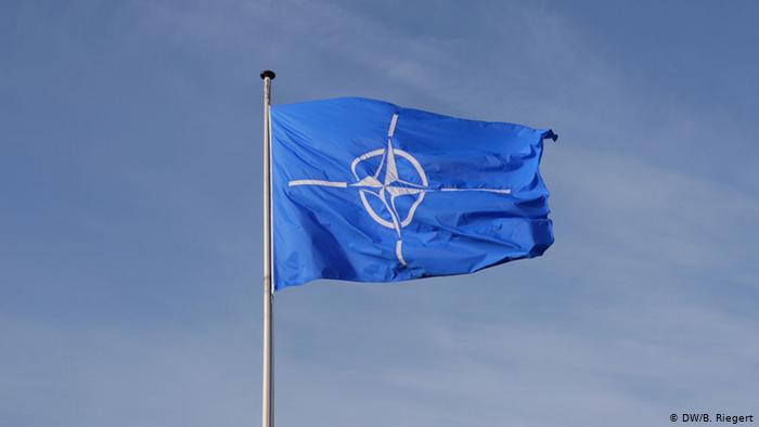 AB: NATO’yu güvenliğimizin temel taşı olarak görüyoruz, ancak daha özerk olabilmenin yollarını da arıyoruz