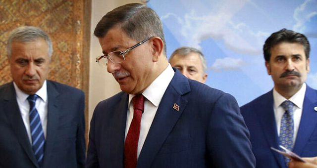 Yeni parti kuracak Ahmet Davutoğlu’nun kurucular kurulu belli oldu! Listede ilginç isimler var!