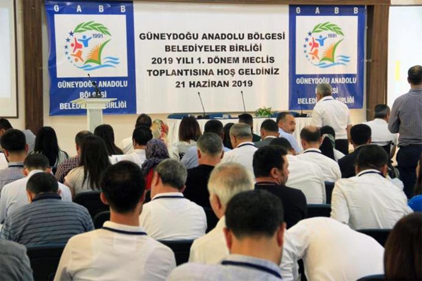 Güneydoğu Anadolu Bölgesi Belediyeler Birliğinde HDP’li 70 meclis üyesi yerine kayyum atandı!