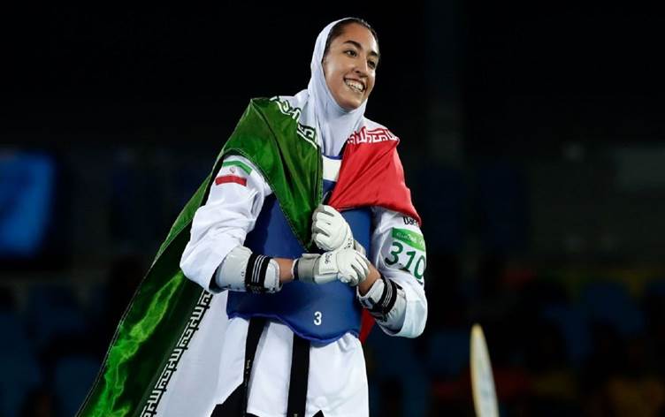 İran’ın bugüne kadar olimpiyatlarda madalya kazanan tek kadın sporcusu ülkesini terk etti!