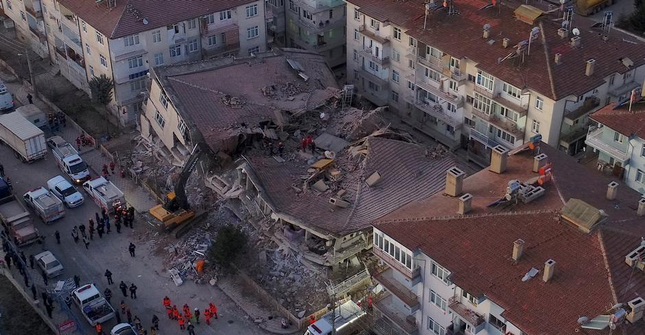 Deprem: Can kaybı 36’ya yükseldi