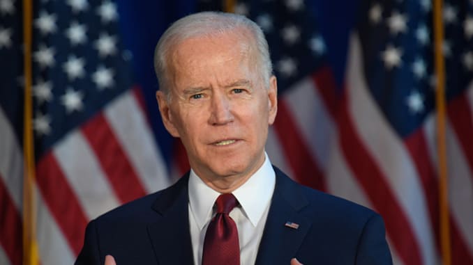 Joe Biden, Afrika kökenli Amerikalılar Trump’a oy verirlerse “siyah değiller” sözleri için özür diledi