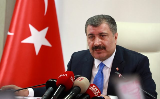 Bakan Koca, koronavirüsün yaşlılar için risk oluşturduğuna işaret etti!