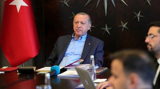 Reuters: Erdoğan, TCMB başkanını görevden almaya ekonomiyle ilgili ‘kritik aşamada’ uyarısının ardından, birkaç saat içinde karar verdi
