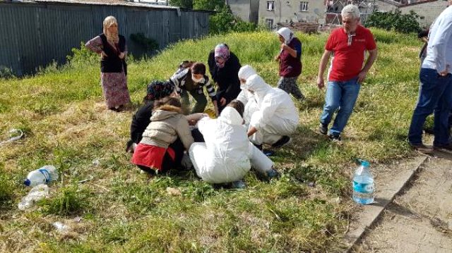 Avcılar’da bir kişi sokak ortasında karısını bıçakladı