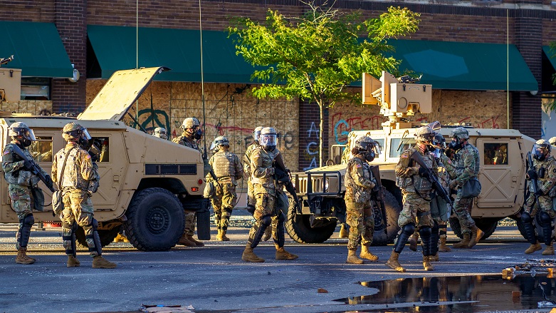 Pentagon aktif görevdeki askeri inzibat birliklerine Minneapolis’e konuşlanmaya hazır olmaları talimatı verdi