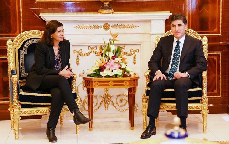 Paris’te zafer “Kürt Dostu” diye bilinen mevcut Belediye Başkanı sosyalist politikacı Anne Hidalgo’nun!