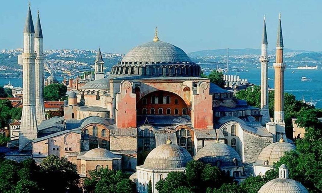 Ayasofya’nın cami olmasına bir tepki de Ermenistan’dan geldi