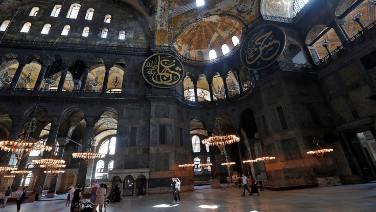 Camiye dönüştürülen Ayasofya’da fresklerin üstü kapatılacak mı?