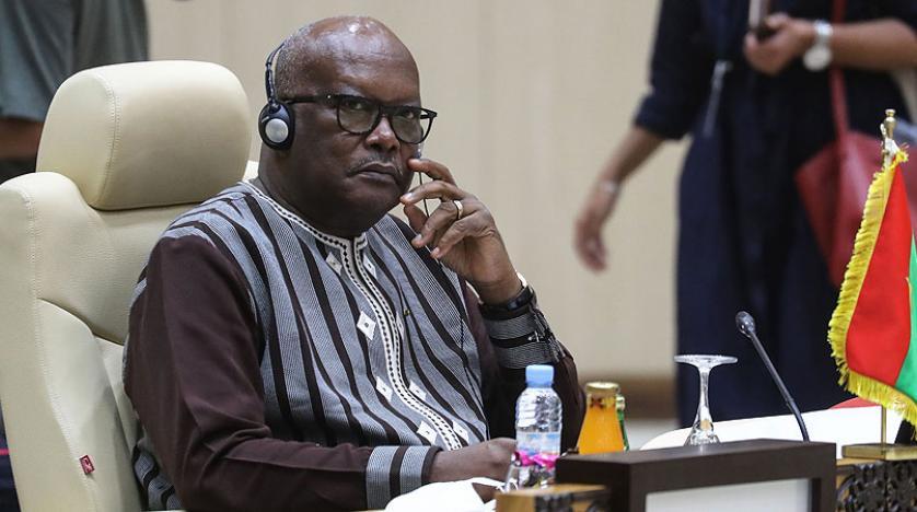 El-Kaide ve IŞİD bağlantılı militan gruplarların savaş halinde olduğu Burkina Faso’da bir toplu mezarda 180’nin üzerinde ceset bulundu!
