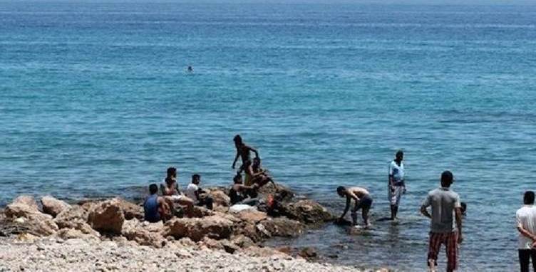 Boğulmak üzere olan bir çocuğu kurtarmak isteyen 11 kişi boğuldu