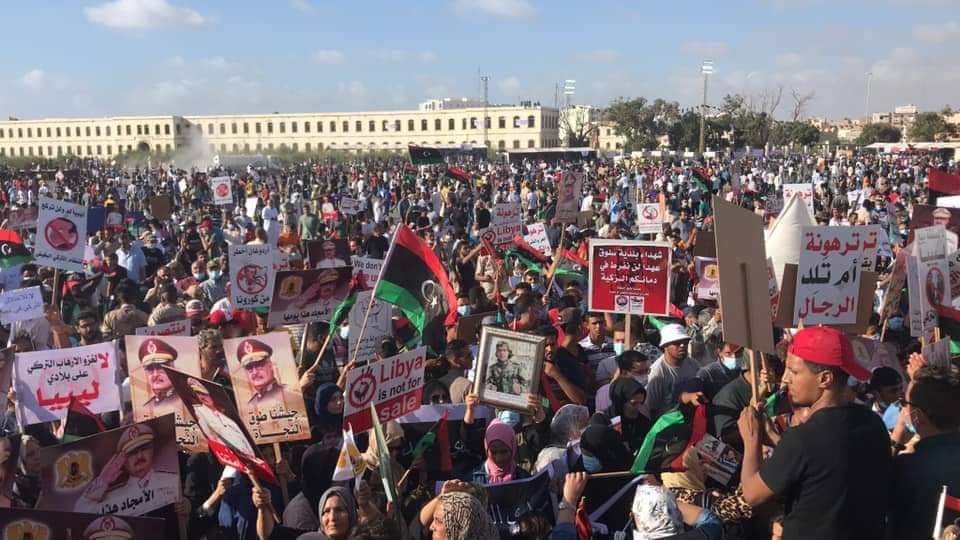 Libya’nın Bingazi kentinde düzenlenen gösteride Türkiye protesto edildi