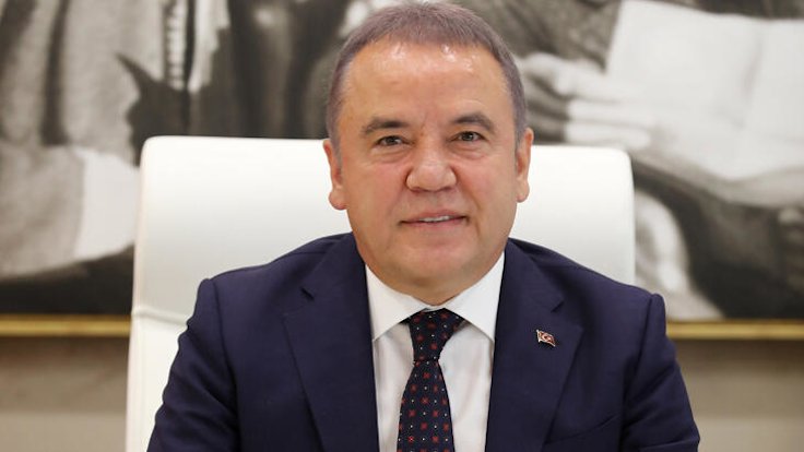 Muhittin Böcek’in sağlık durumu: ‘Olumlu gelişmeler var ama durumu hala kritik’