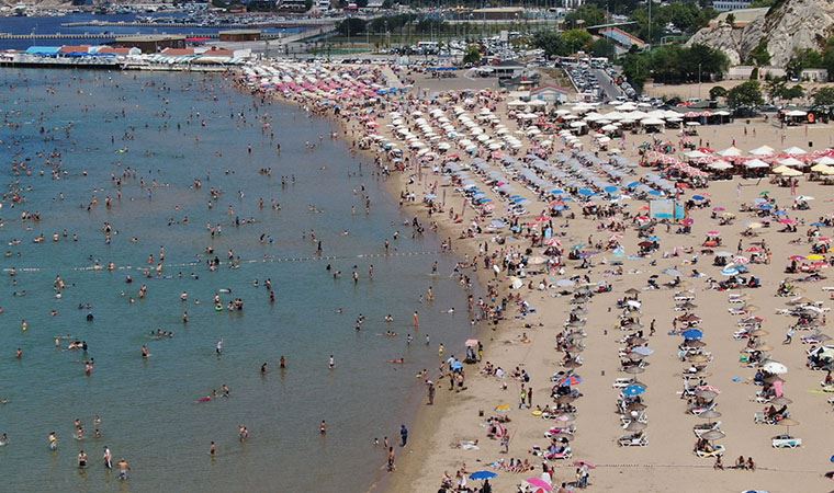 Şile’de yoğunluk nedeniyle plaj araç girişlerine kapatıldı
