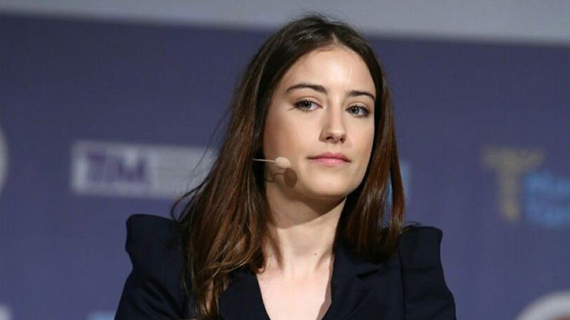Hazal Kaya: Kilolu kadınlara başrol verilmiyor