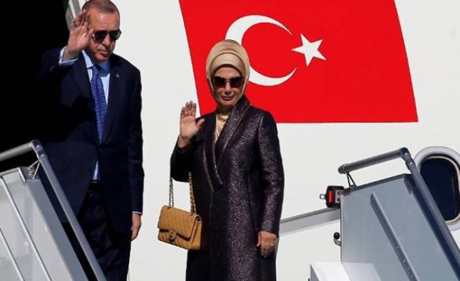 Hande Fırat’ın ‘Emine Erdoğan’ın çantası çakma’ yazısına tepki: Macron’a gollük pas olmuş