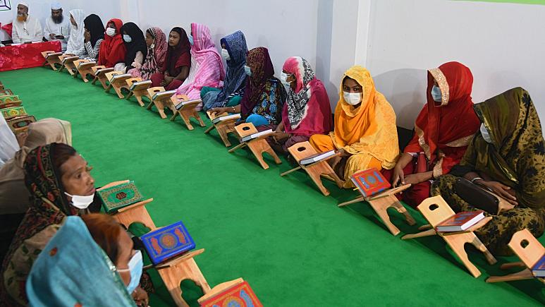 Bangladeş’te trans bireyler için İslami okul açıldı