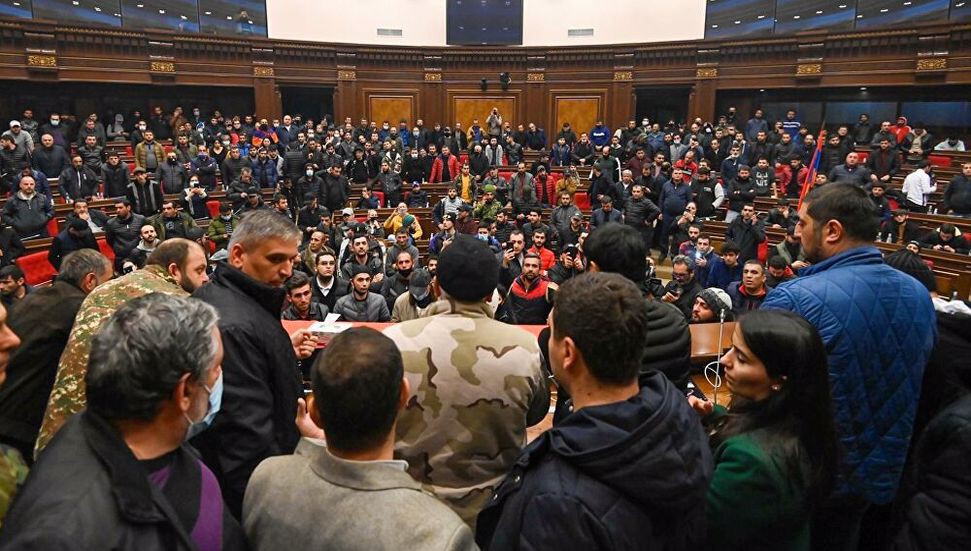 Ermenistan Başbakanı Paşinyan’a ültimatom veren muhalefet, parlamentoyu toplayamadı