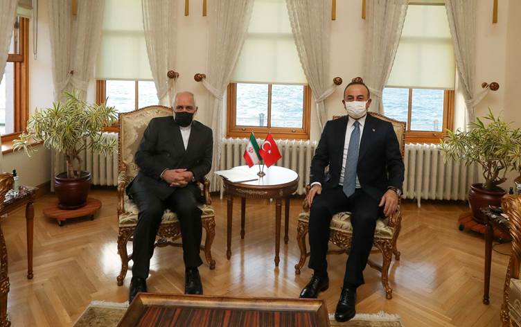Çavuşoğlu ile Zarif İstanbul’da bir araya geldi