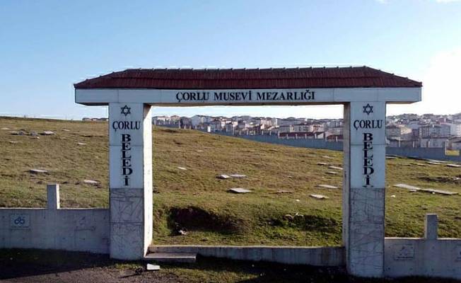 Musevi Mezarlığı’nın 1 tonluk kapısı ikinci kez çalındı