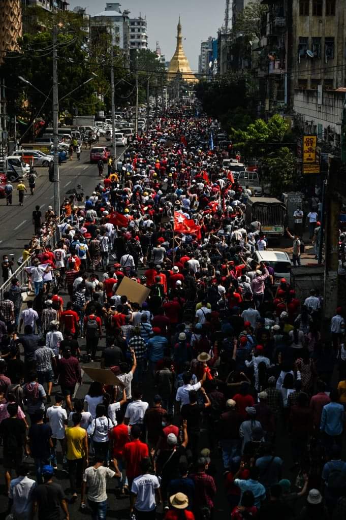 Myanmar’da güvenlik güçleri, Suu Çii’nin partisinin merkez binasını bastı
