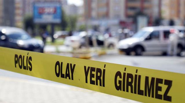 Bir kadın, bir erkek otomobilde silahla vurulmuş olarak bulundu