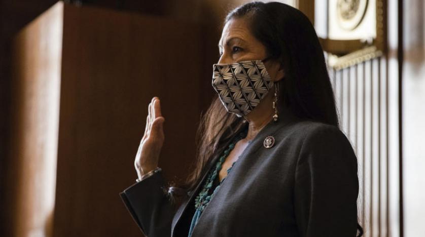 Deb Haaland ABD tarihindeki ilk yerli bakan oldu