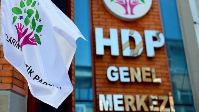 HDP: Genel Merkez binamız 3 kişilik grubun saldırısına uğradı, polisler saldırıya engel olmadı