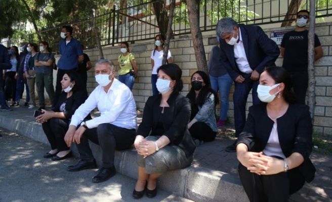 Buldan gözaltına alınan Şenyaşar ailesinin yerine adalet nöbetinde