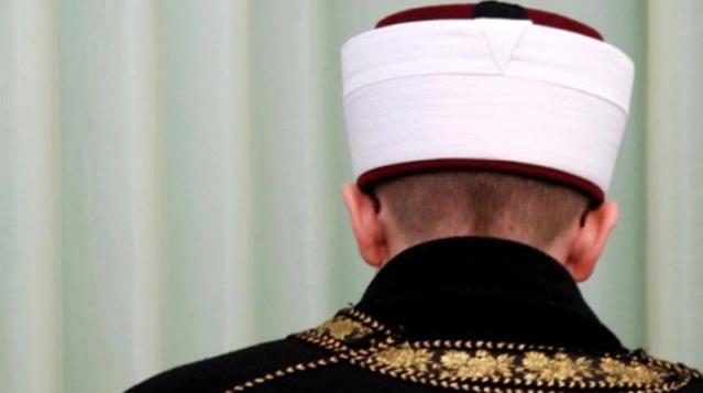 İmamdan müezzine sabah namazı sonrası öldüresiye dayak! Kafasına 10 dikiş atıldı