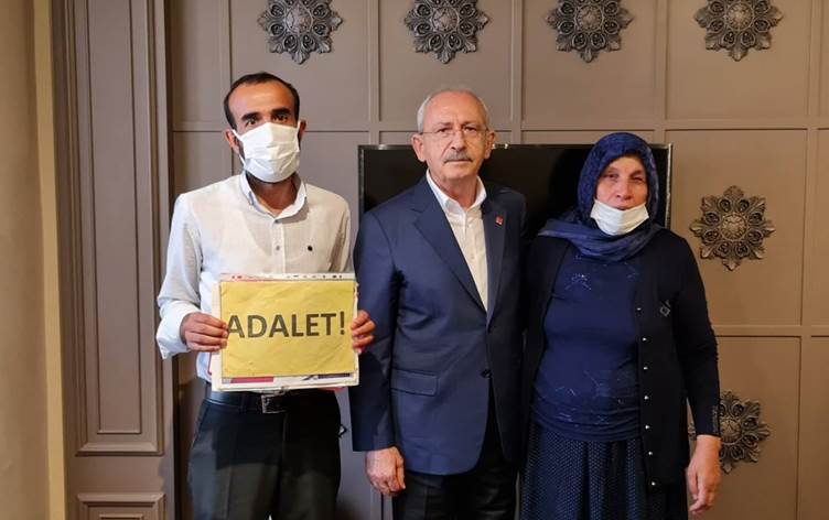 Şenyaşar ailesi ile görüşen Kılıçdaroğlu: Üç kişi öldü tutuklu kimse yok, bu nasıl hukuk?