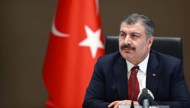 Fahrettin Koca ilk doz koronavirüs aşısını yaptırmayanların sayısını açıkladı