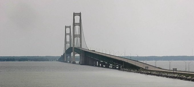 ABD’nin Michigan eyaletinde yer alan Mackinac Köprüsü ‘aktif bomba tehdidi’ nedeniyle kapatıldı