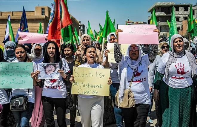 Haseke’de kuzeniyle evlenmek istemeyen kızlarını köy ortasında infaz ettiler