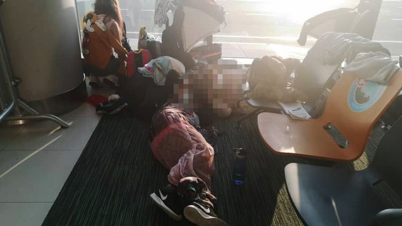 Taliban’dan kaçan Afgan aile İstanbul Havalimanı’nda mahsur: ‘Türkiye gönderirse hepimizi öldürecekler’