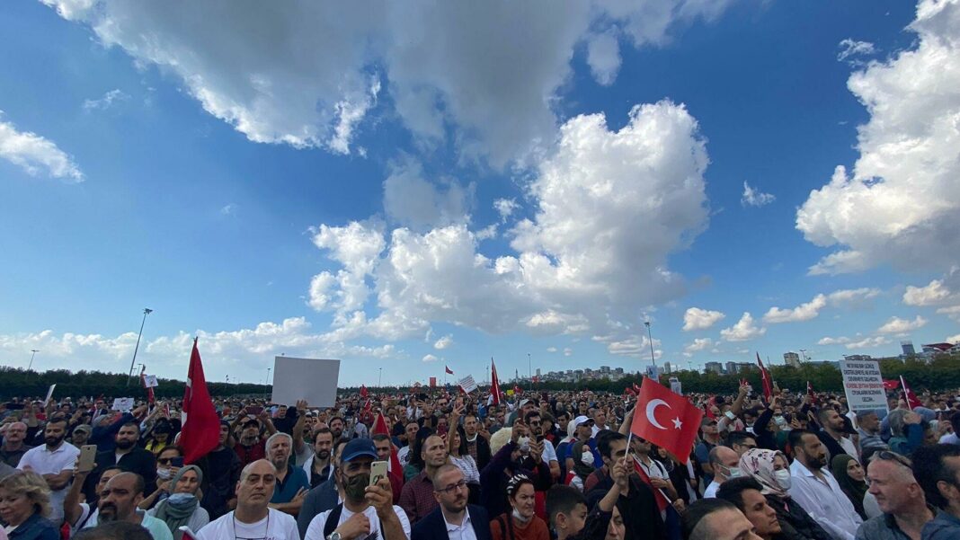 Aşı karşıtları İstanbul’da toplandı