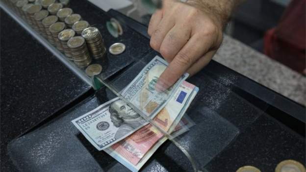 Dolar/TL dün akşam 8,95’in üzerini test etti, sabah 8,92’ye indi