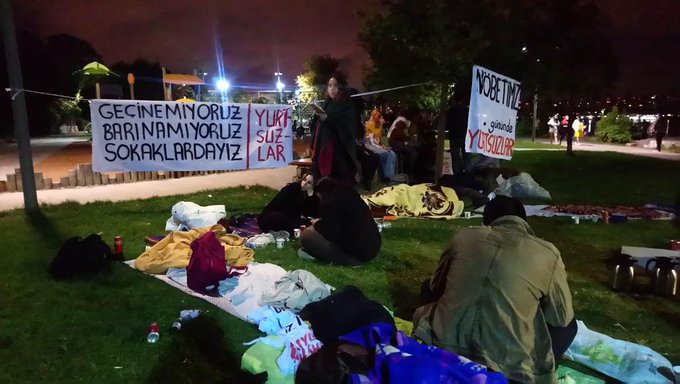 İstanbul Kadıköy ve İzmir’de ‘Yurtsuzlar’ eylemine polis müdahalesi