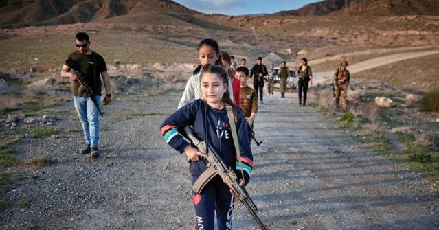 Washington Examiner, ABD’li eski askerlerin Azerbaycan sınırındaki Ermeni köylerinde çocuklara savaş eğitimi verdiğini iddia etti