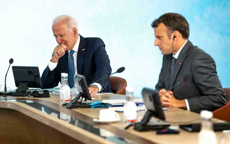 Biden, Fransa Cumhurbaşkanı Macron ile görüştü