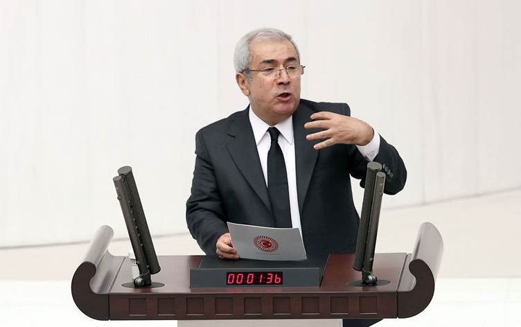Kürtçe konuşan HDP’li vekile, MHP’li vekil, “Ya, her gün bu zırvaları dinlemek zorunda mıyız ya!”