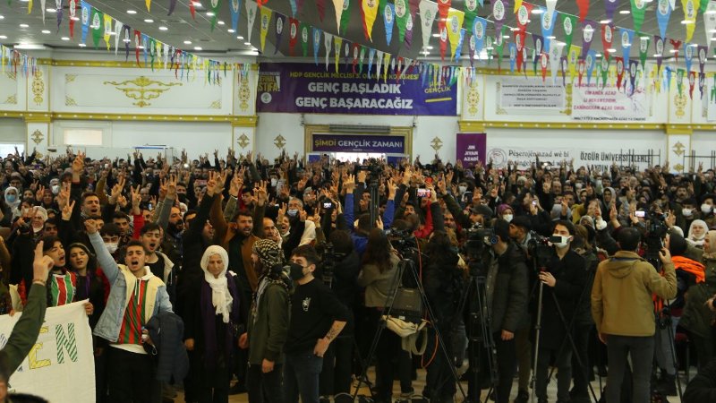 Diyarbakır’da HDP’nin 3. Olağan Gençlik Kongresi’ne katılanlara gözaltı