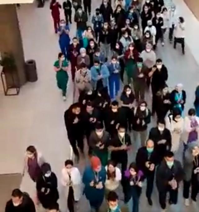 Hekimlere yapılan zam diğer sağlık çalışanlarının tepkisini topladı! Hastanelerde protestolar yapılıyor